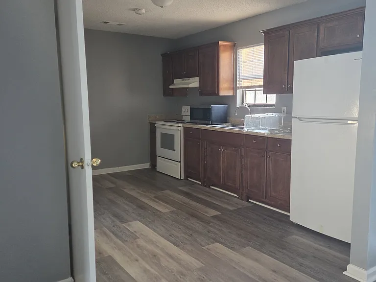 4738 W Oglethorpe Hwy — Photo 11