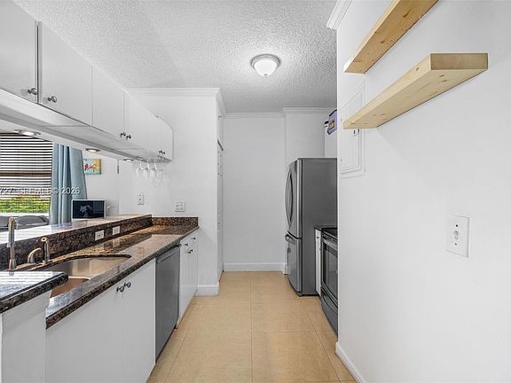 4th image of 17150 N Bay Rd APT 2516