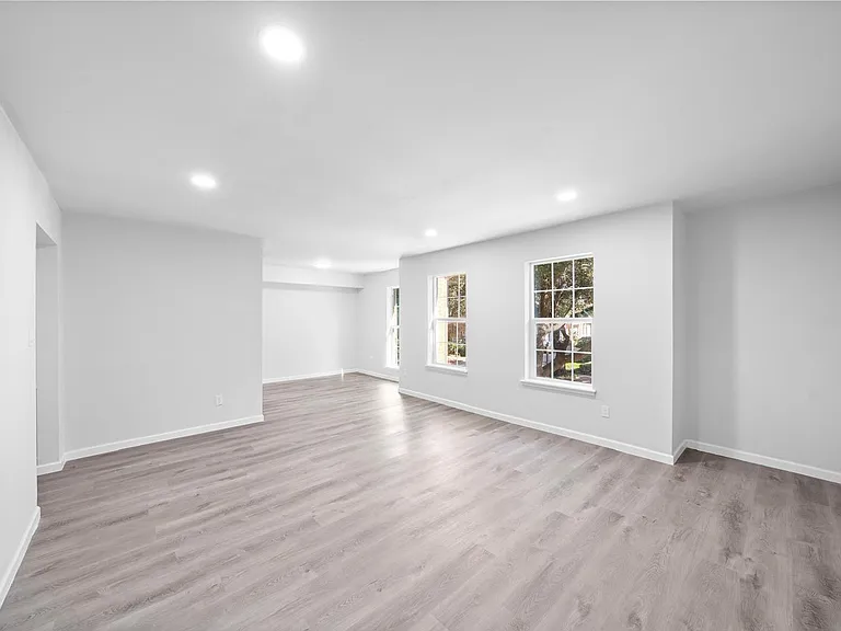 353 N Post Oak Ln #729 — Photo 3