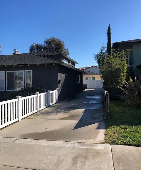 1704 Fern Ave — Photo 2