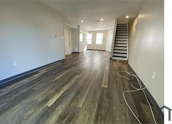 5504 Midwood Ave #2 — Photo 15