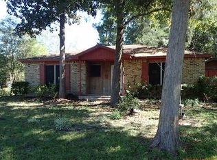 9899 Pine Point Dr, Montgomery, TX 77316
