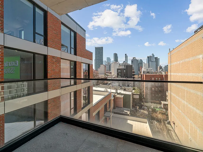 2516 37th Ave #5C — Photo 7