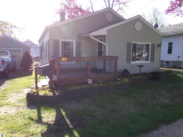 126 N Ithaca St, Ithaca, MI 48847