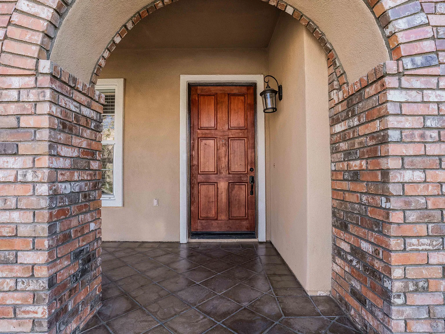 5 bed, 4.5 bath, 4216 sqft, $6,995 — Photo 2