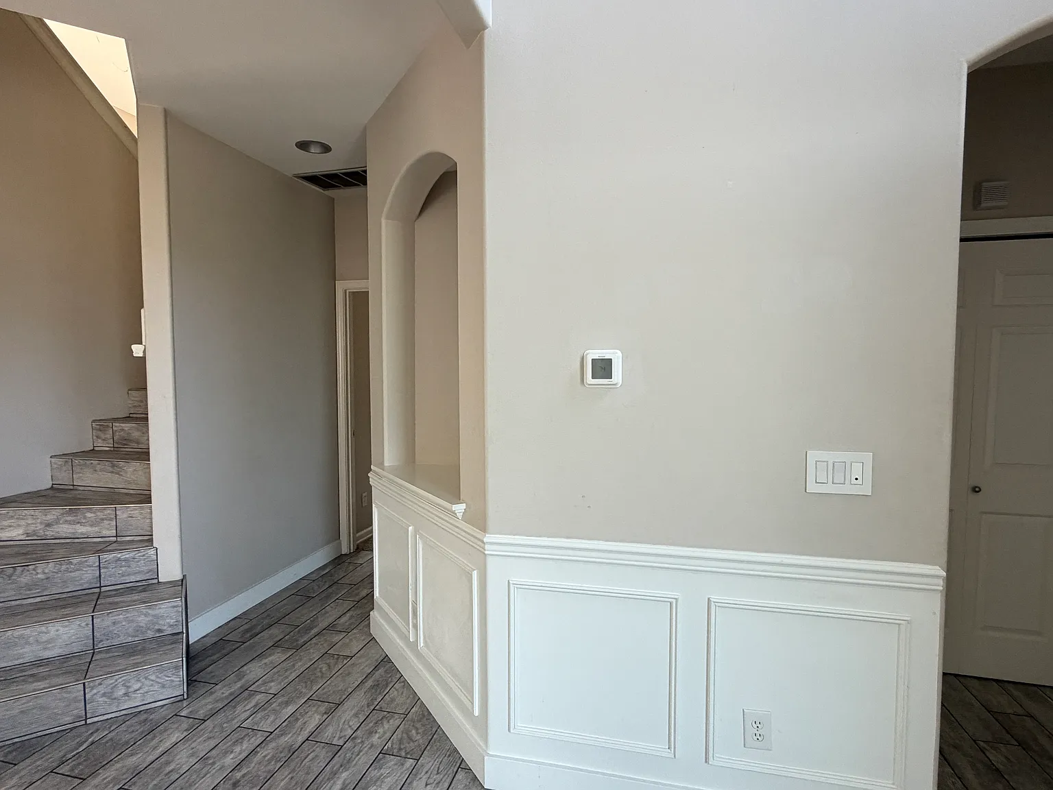 4 bed, 2408 sqft, $3,700 — Photo 4