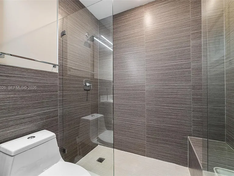 2201 NE 66th St #1323 — Photo 33