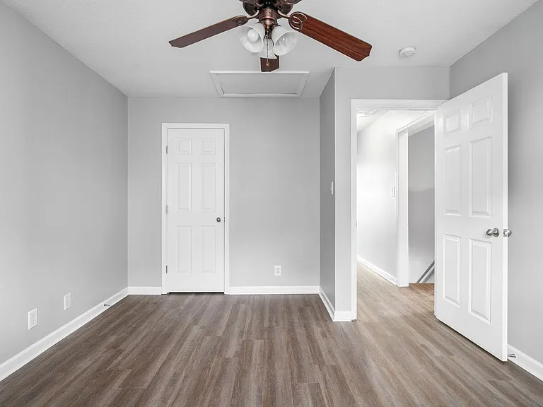 105 Fallow Ln — Photo 18