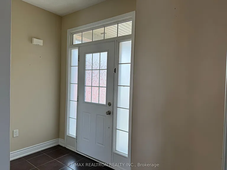 207 Dymott Ave — Photo 3
