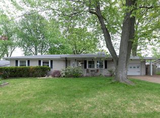 210 Albert Dr, Florissant, MO 63031