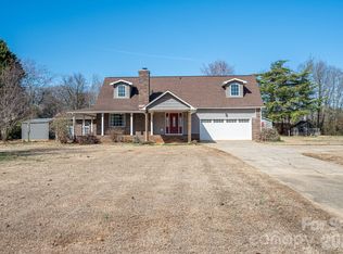 2617 Surrey Dr, Lincolnton, NC 28092