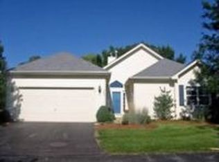375 N Crooked Lake Ln, Lindenhurst, IL