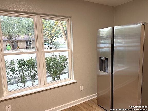 5th image of 1212 Fairview Dr