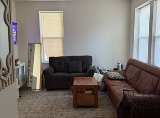 3857 N Claremont Ave #1R, Chicago, IL 60618