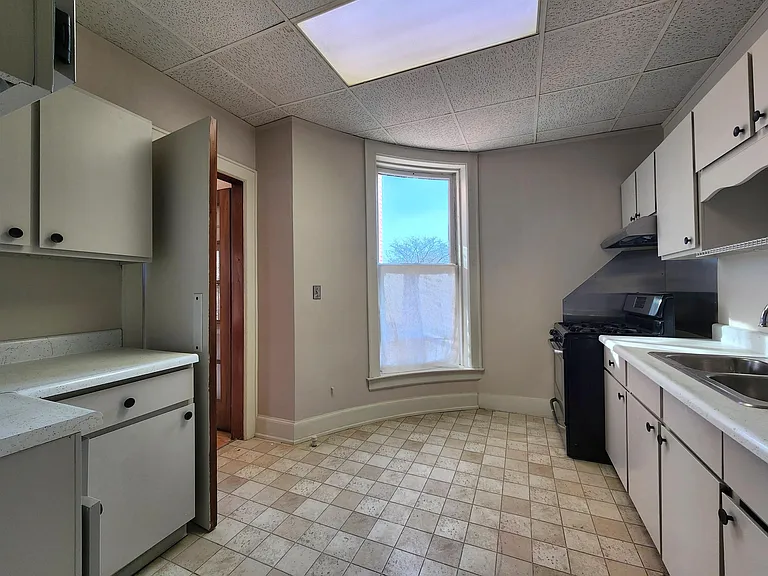 814 Center Ave #C — Photo 7