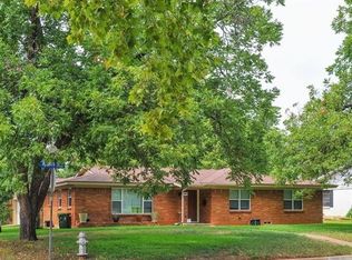 1523 Azalea Dr, Arlington, TX 76013