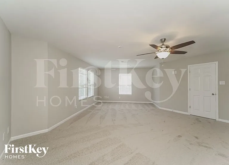 1431 Waterlily Ln — Photo 9