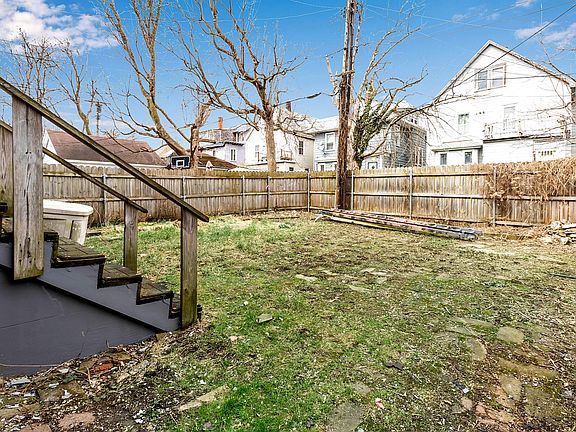 5th image of 204 Loring Ave #1