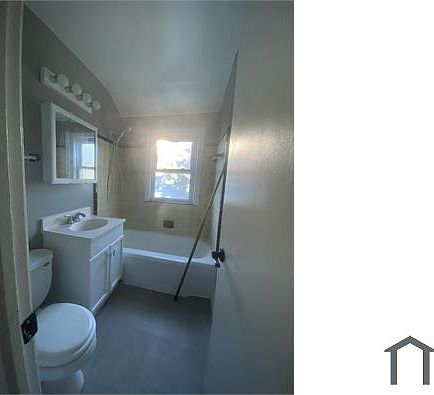 1st image of 9806 S Hoxie Ave