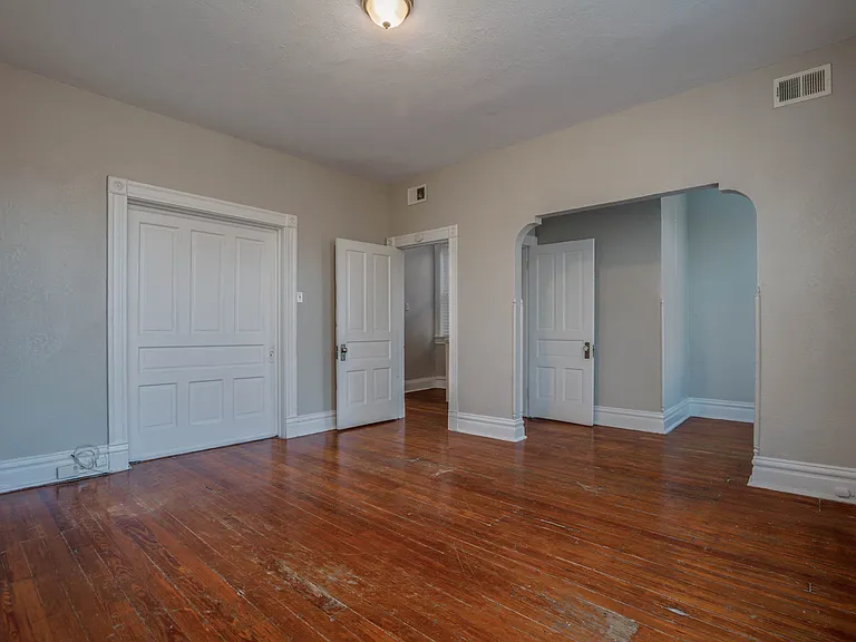 2310 Russell Blvd #A — Photo 5