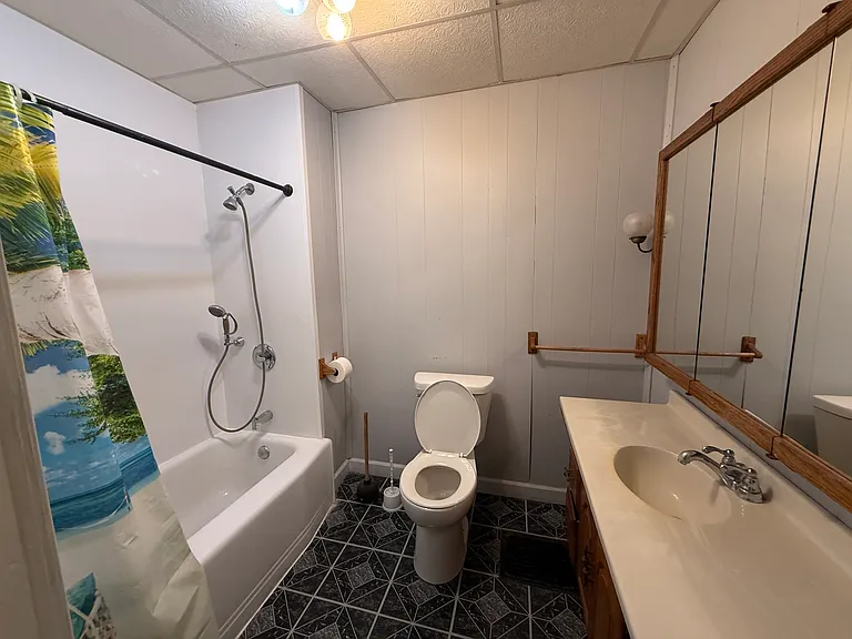 218 E Monroe St — Photo 12