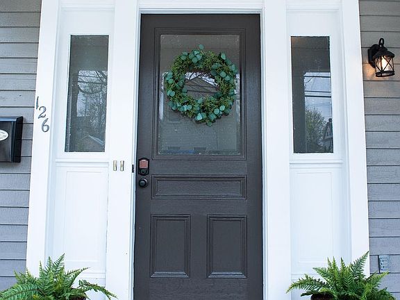 3rd image of 126 Woodlawn Ave