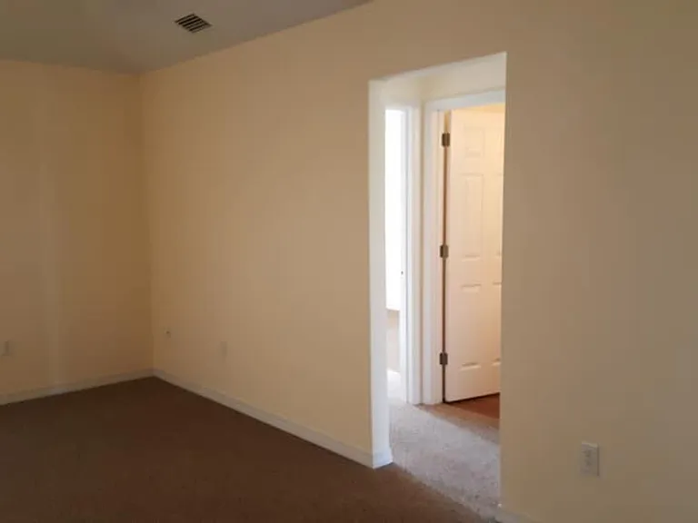 502 Meadow Ln — Photo 8