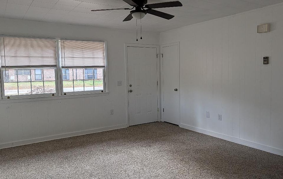 VIEW FROM THE KITCHEN INTO THE LIVING AREA