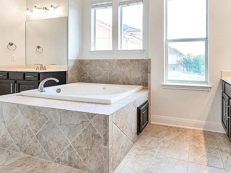 24711 Faraday — Photo 26