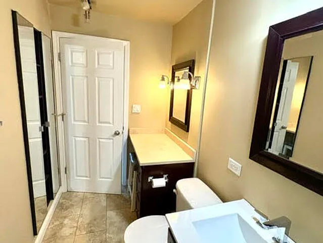 1360 N Sandburg Ter #1111C — Photo 8