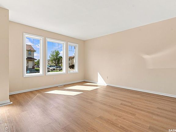 4th image of UNIT 303-303 Slimmon PLACE