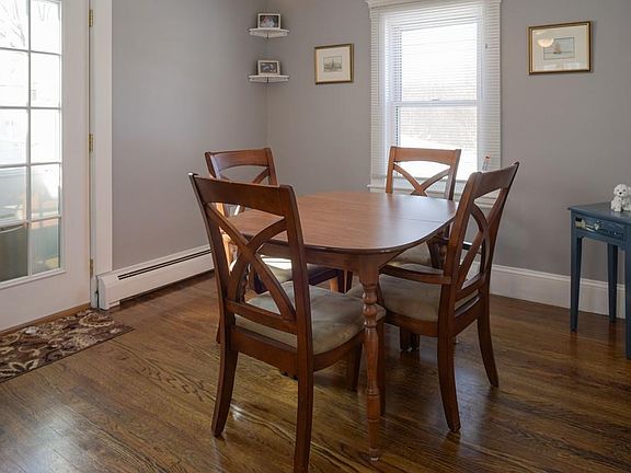5th image of 22 Hillside Ave