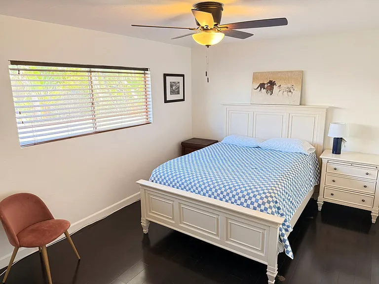 Bedroom 1: Queen Bed