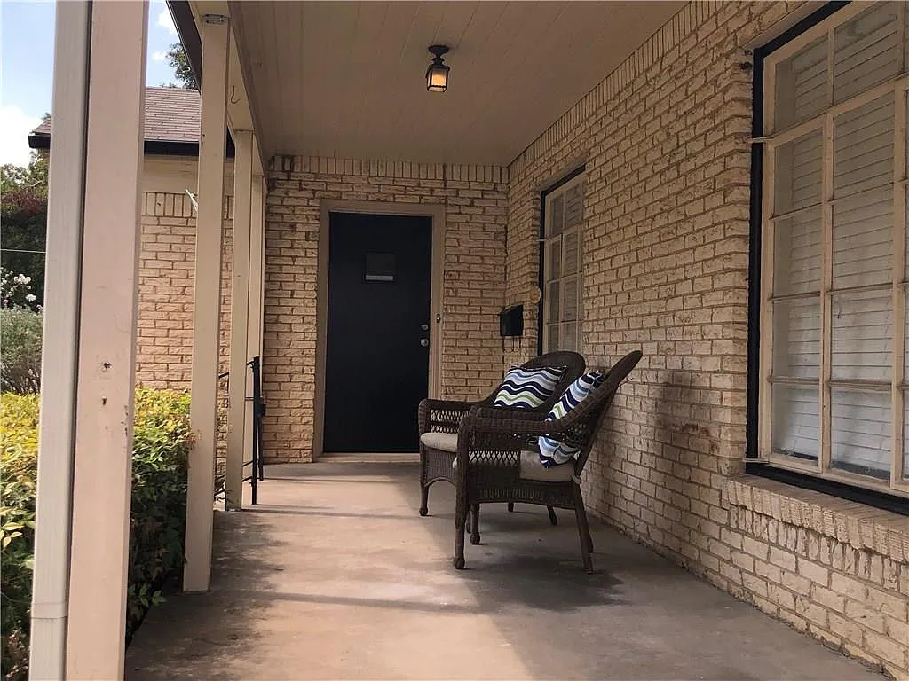 4 bed, 1684 sqft, $3,400 — Photo 3