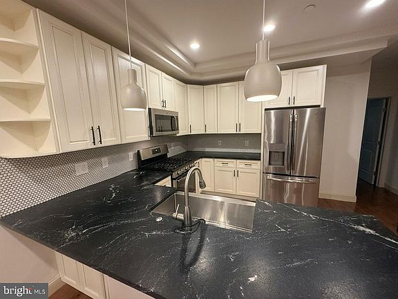 4th image of 1331 S Opal St