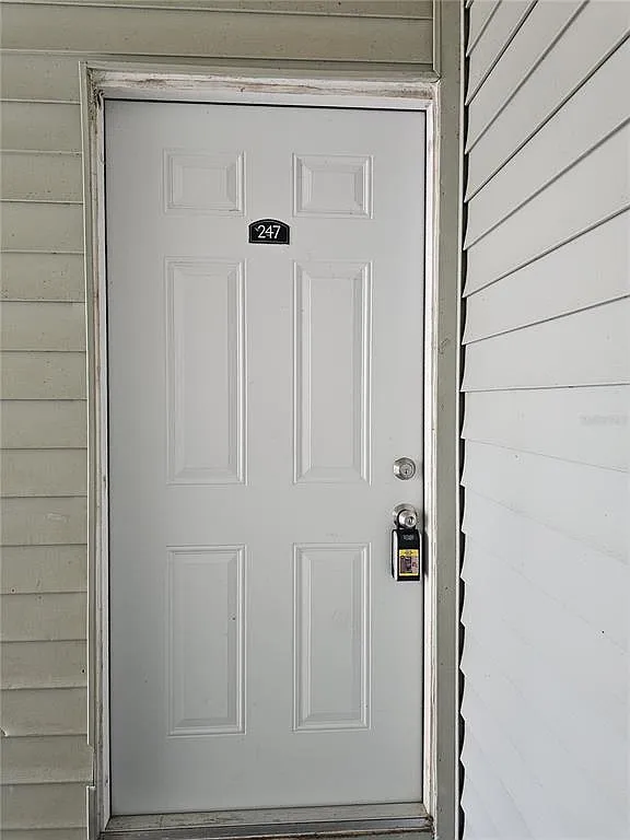 2 bed, 2.0 bath, 918 sqft, $1,400 — Photo 3