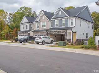 126 Orvis Dr, Holly Springs, NC 27540