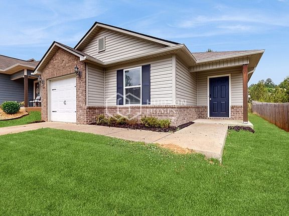 3rd image of 814 Kent Dr