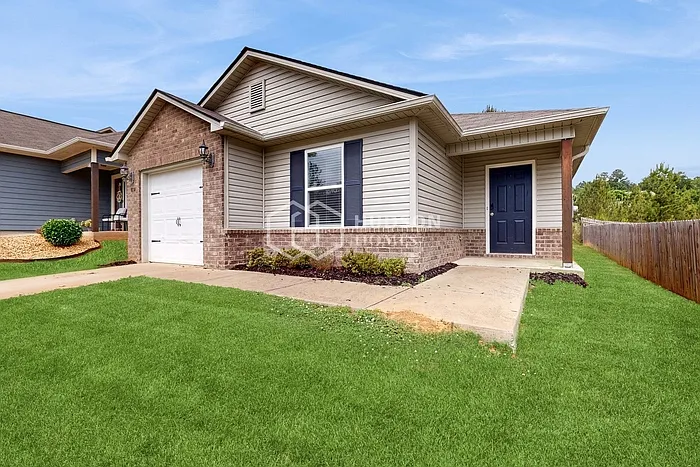 814 Kent Dr — Photo 2