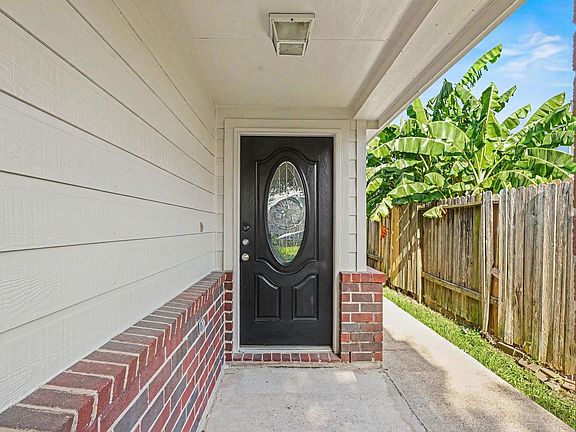 2nd image of 11110 Vanilla Circle Ct