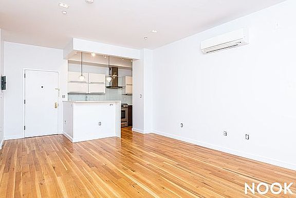 5th image of 474 Grand Ave #6R