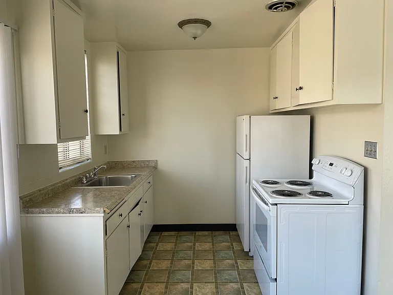 2428 Ellsworth St #205 — Photo 2