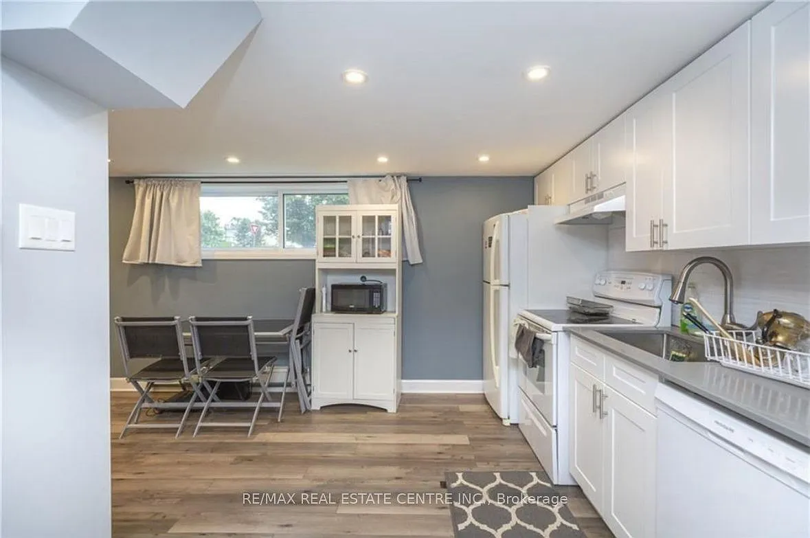 2 bed, $1,799 — Photo 2
