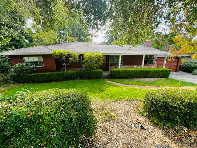 22 Irving Ln photo 1