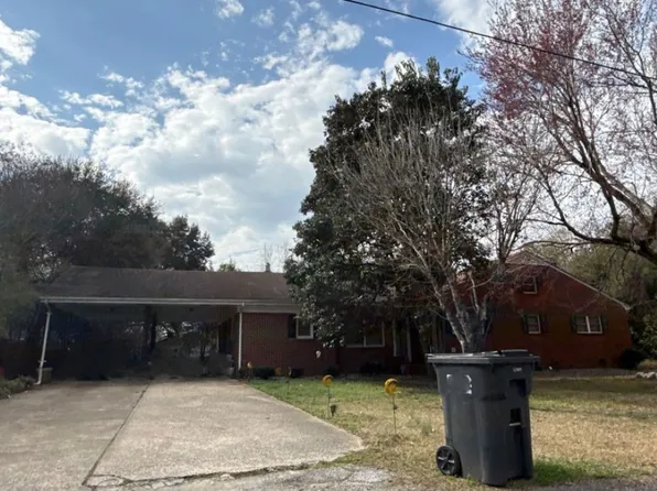 1004 Sherwood Ln, Camden, SC 29020