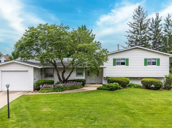 814 Arlington Dr, Marshalltown, IA 50158