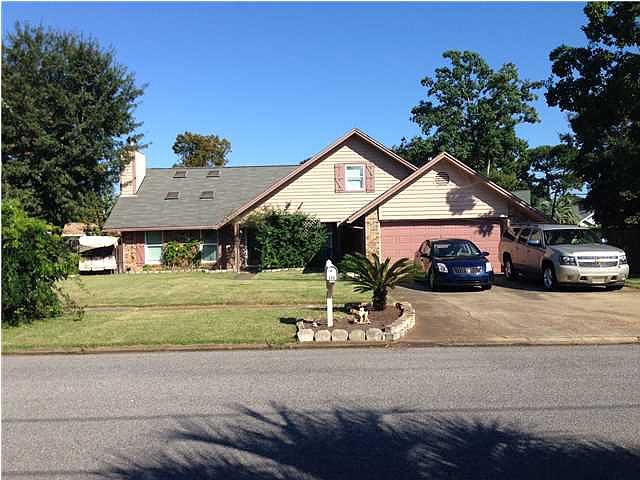 1st image of 330 Angela Ln