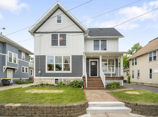 125 E park AVENUE, Waukesha, WI 53186