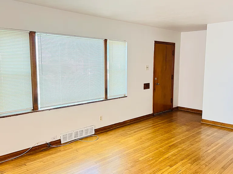 1238 Purdue Ave — Photo 8