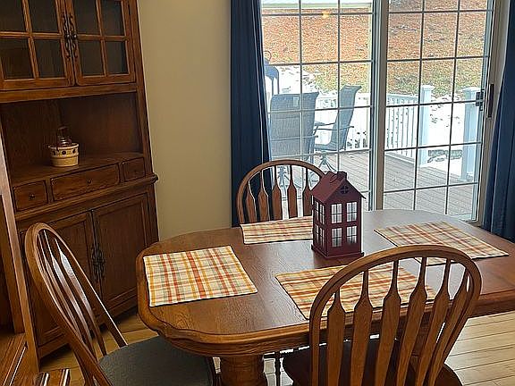5th image of 107 Patio Dr